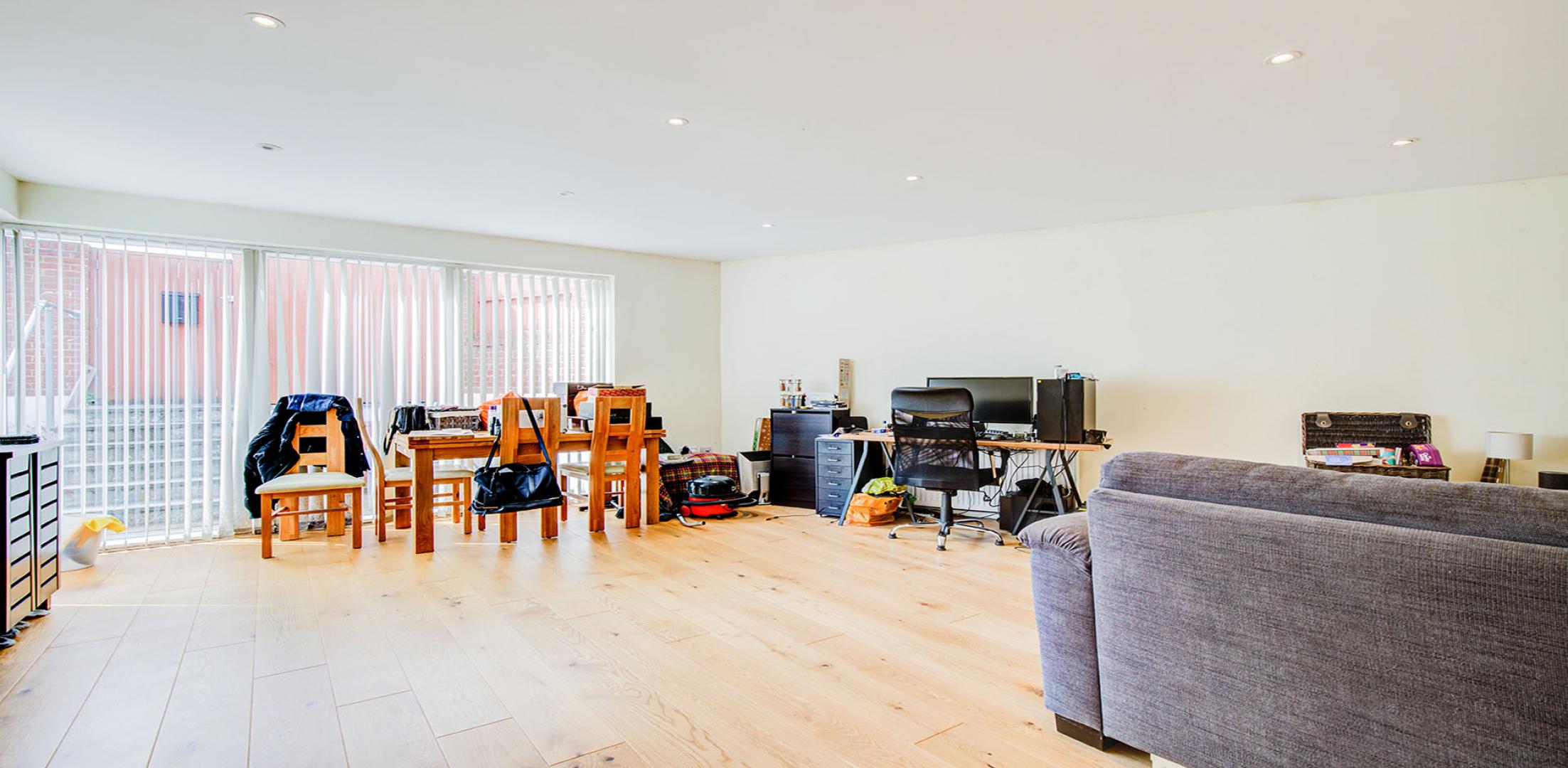 			1 Bedroom, 1 bath, 1 reception Bungalow			 Stanley Gardens, Willesden Green